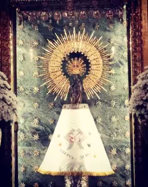 La Virgen del Pilar: Corazón y Alma de Zaragoza virgen_pilar_zaragoza